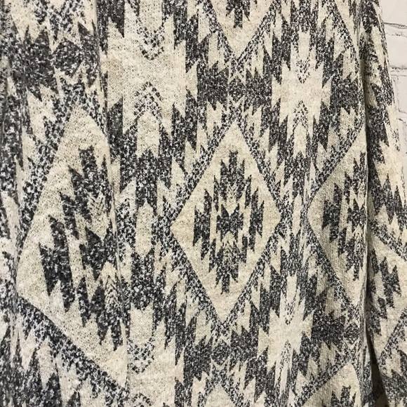 Diamond Knit Top with Lace - Picture 4 of 8